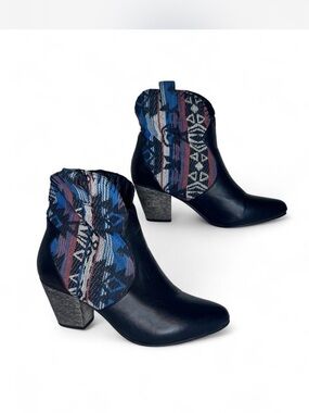 Rebels Boho Western Aztec Tapestry Ankle Heel Booties Size 7.5